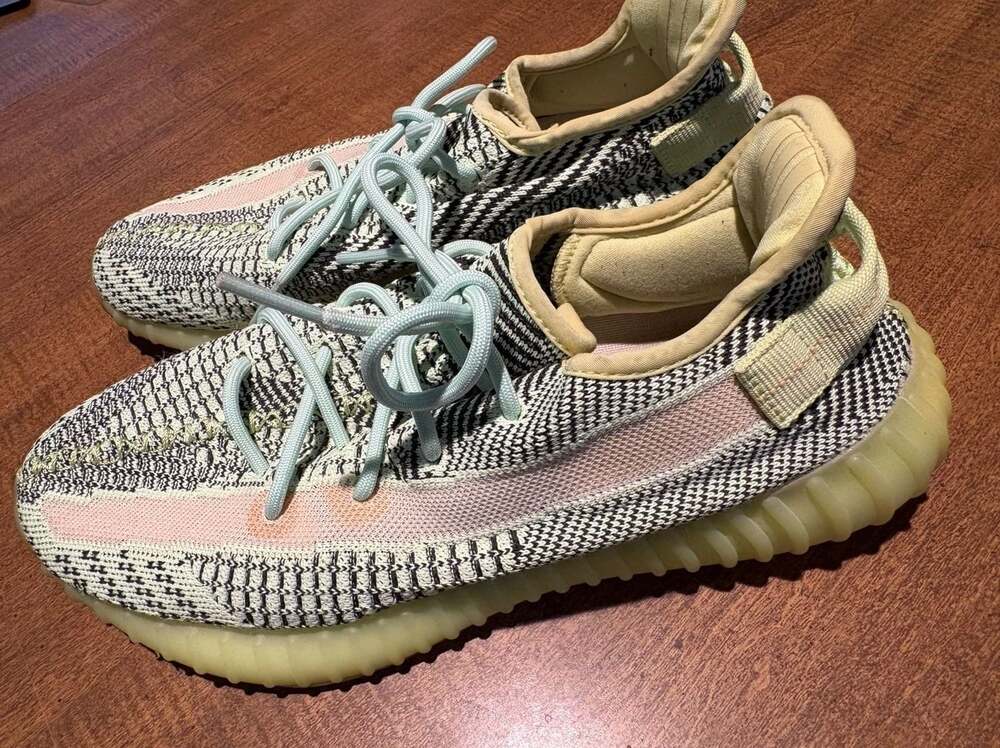 Adidas Yeezy Boost 350 V2 Yecheil Size 10.5 - Picture 11 of 13